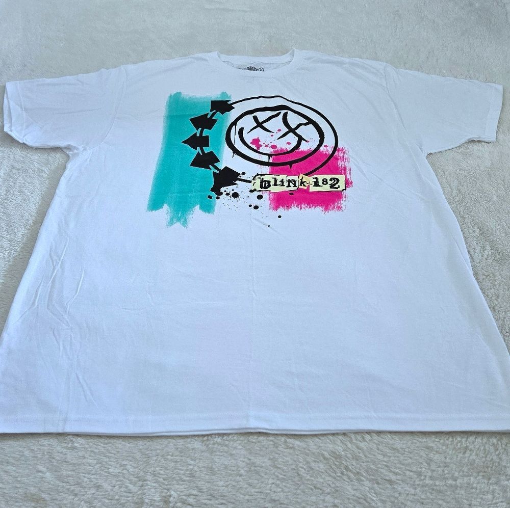 Blink-182🎶 Graphic Tee👕 - NWOT - Picture 10 of 11